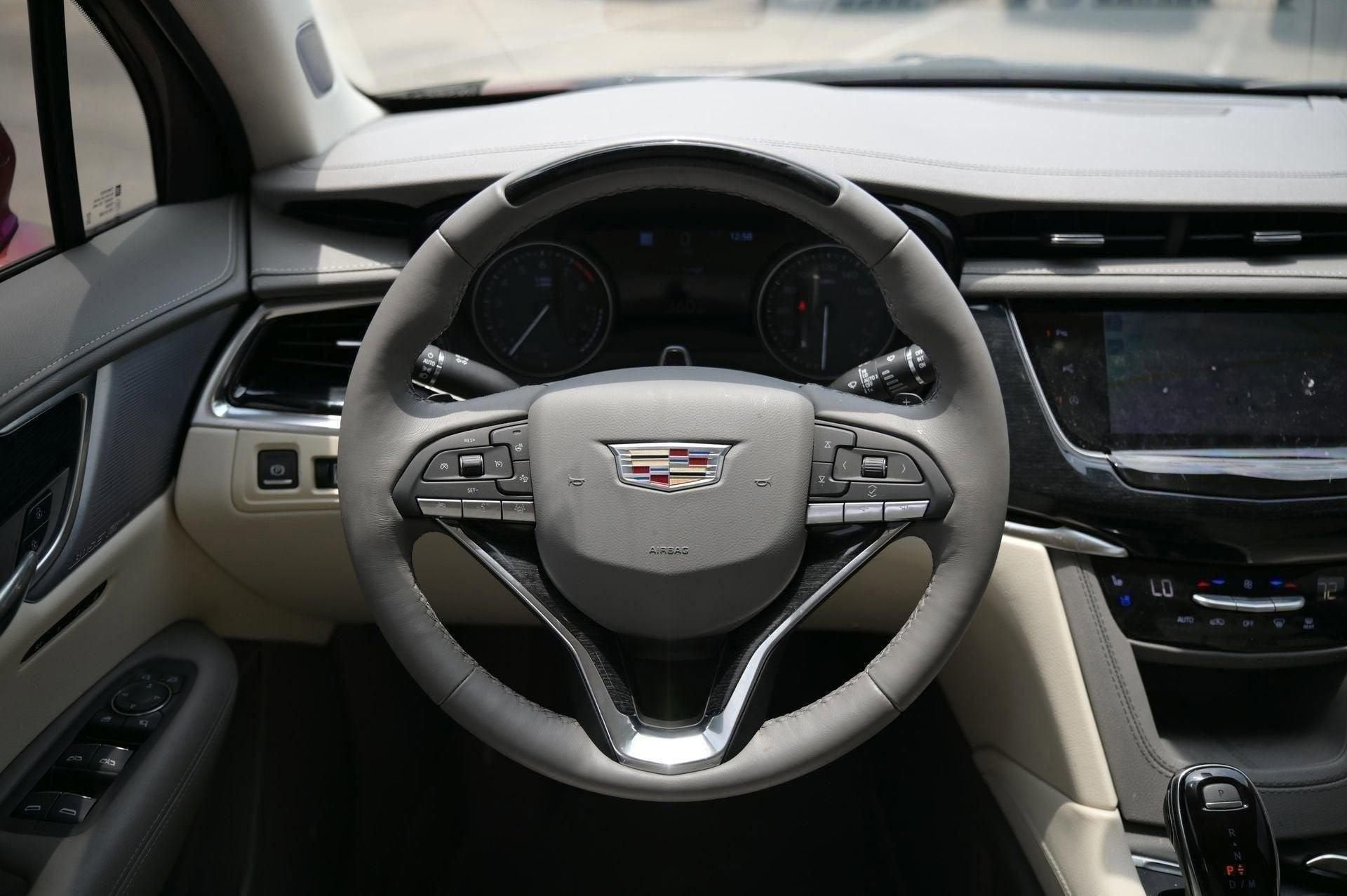 2025 Cadillac XT6 Premium Luxury