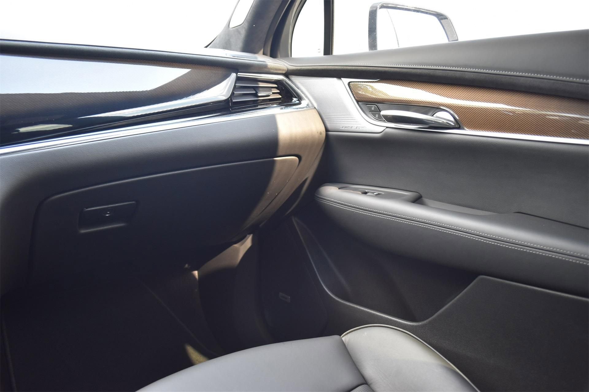 2025 Cadillac XT6 Sport