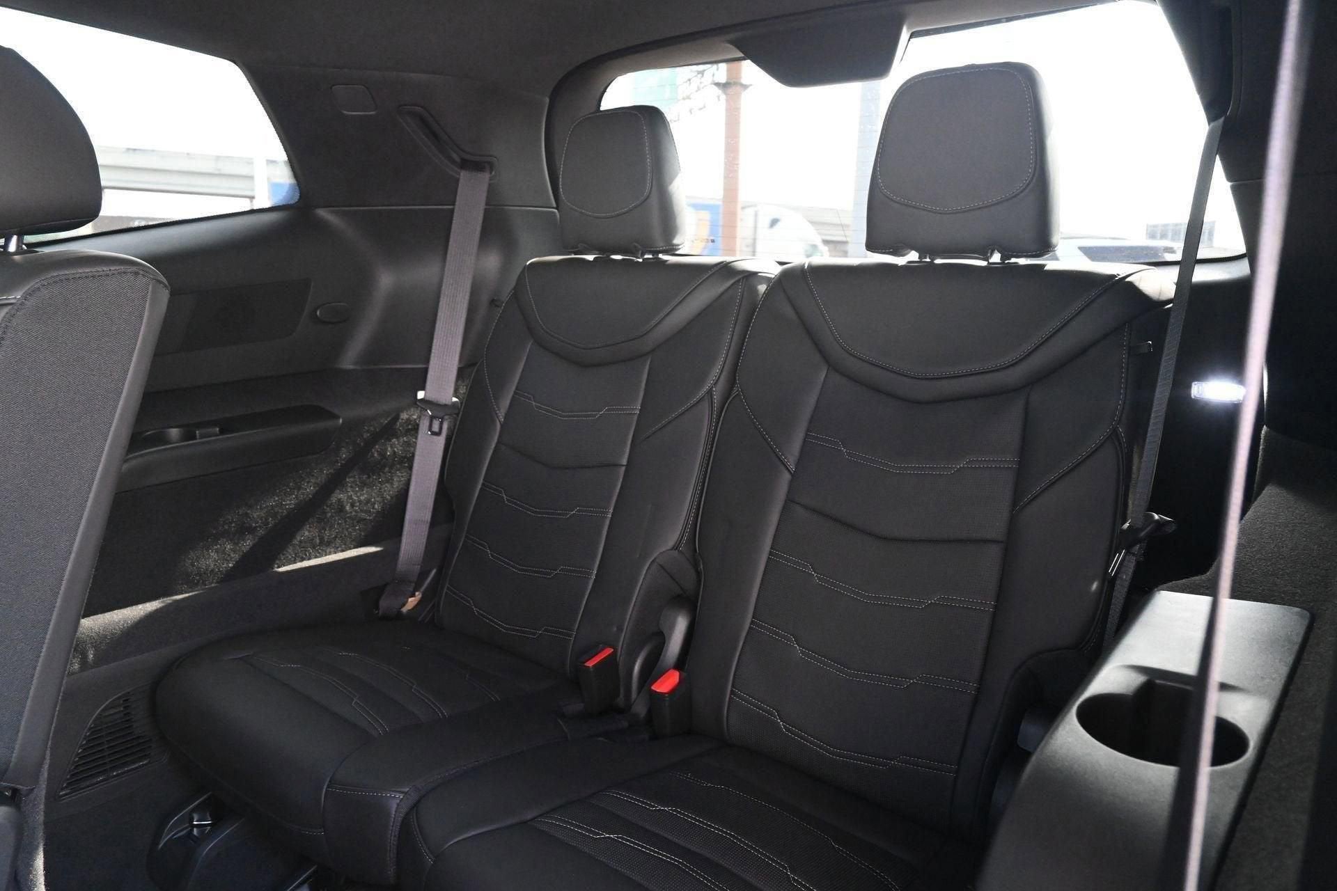 2025 Cadillac XT6 Sport