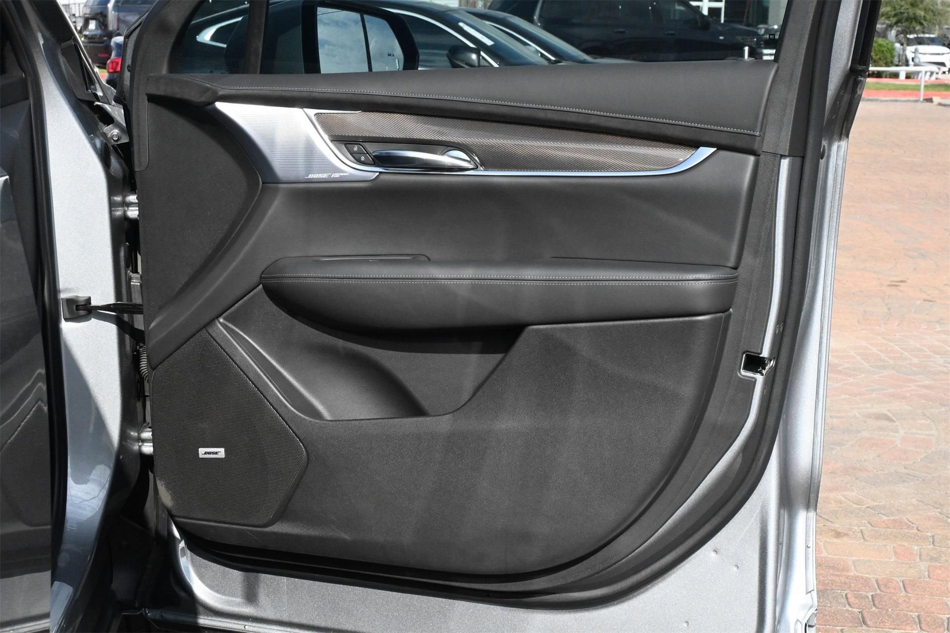 2025 Cadillac XT6 Sport