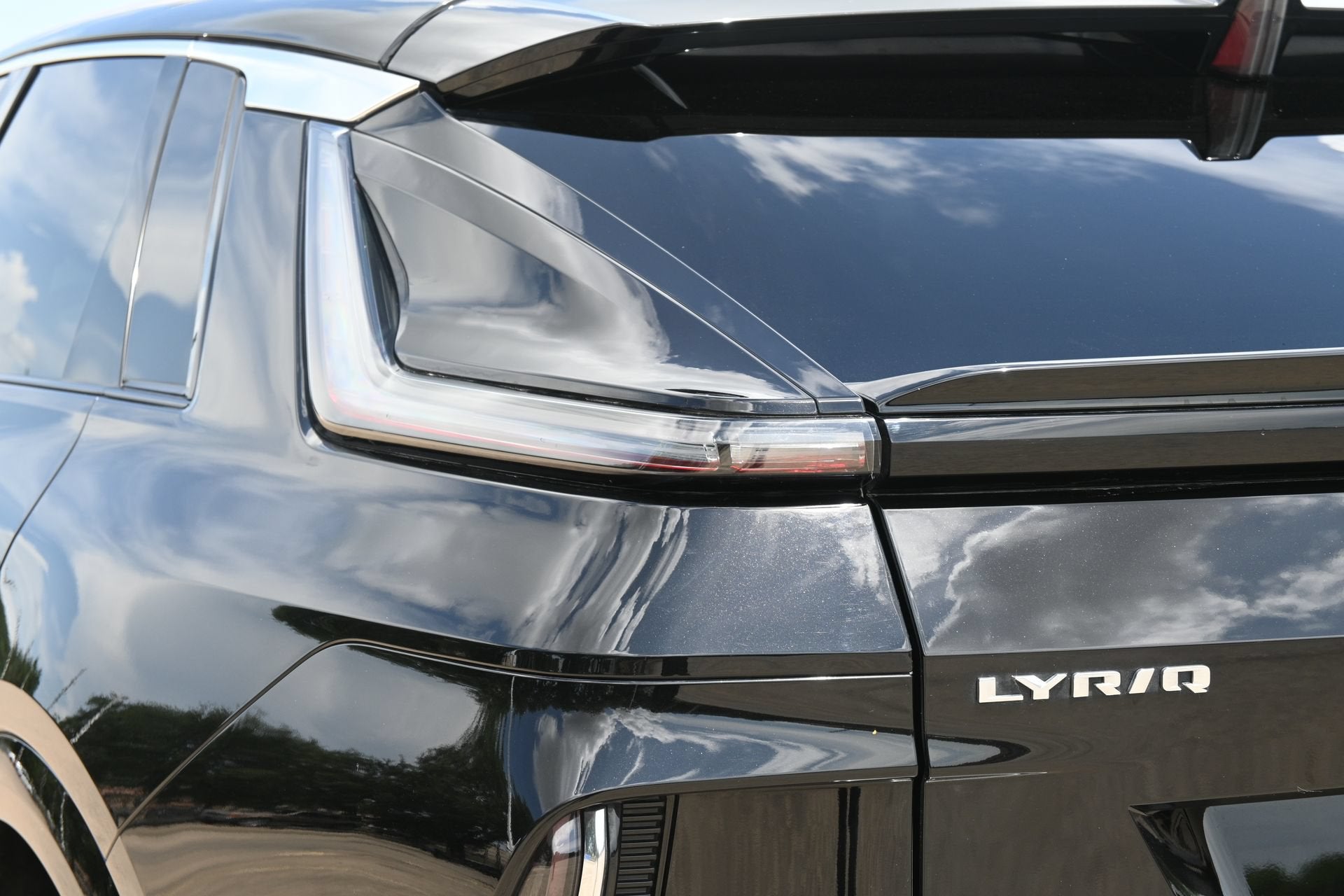 2024 Cadillac LYRIQ Tech