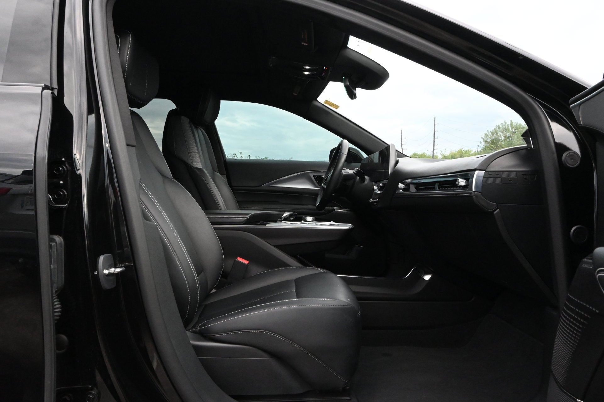 2024 Cadillac LYRIQ Tech