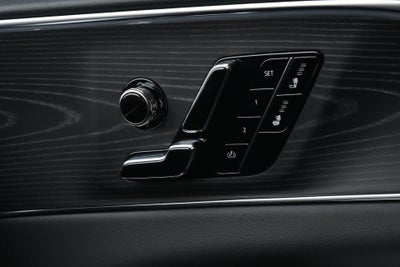 2025 Cadillac LYRIQ Luxury 1