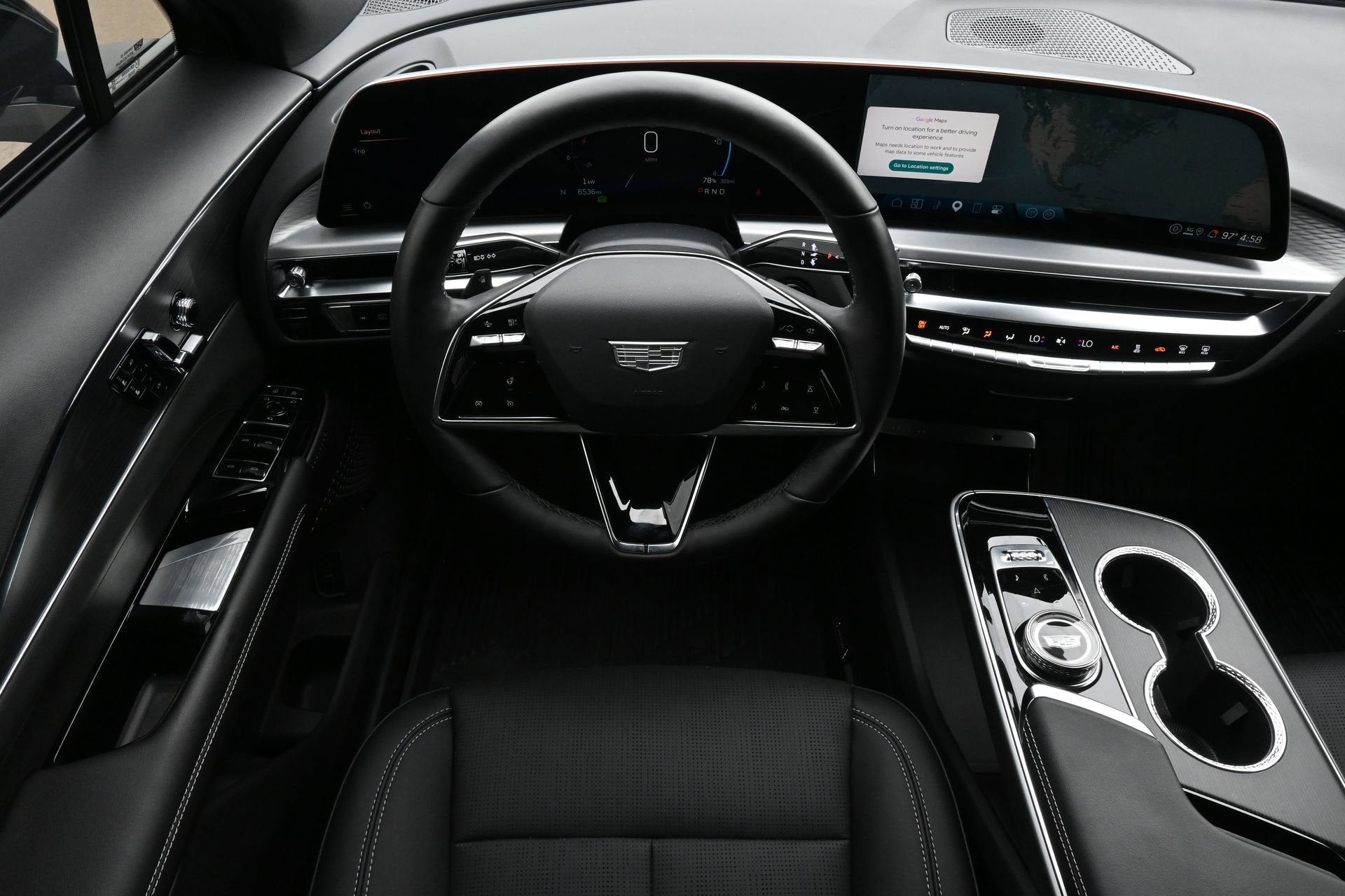 2025 Cadillac LYRIQ Luxury 1