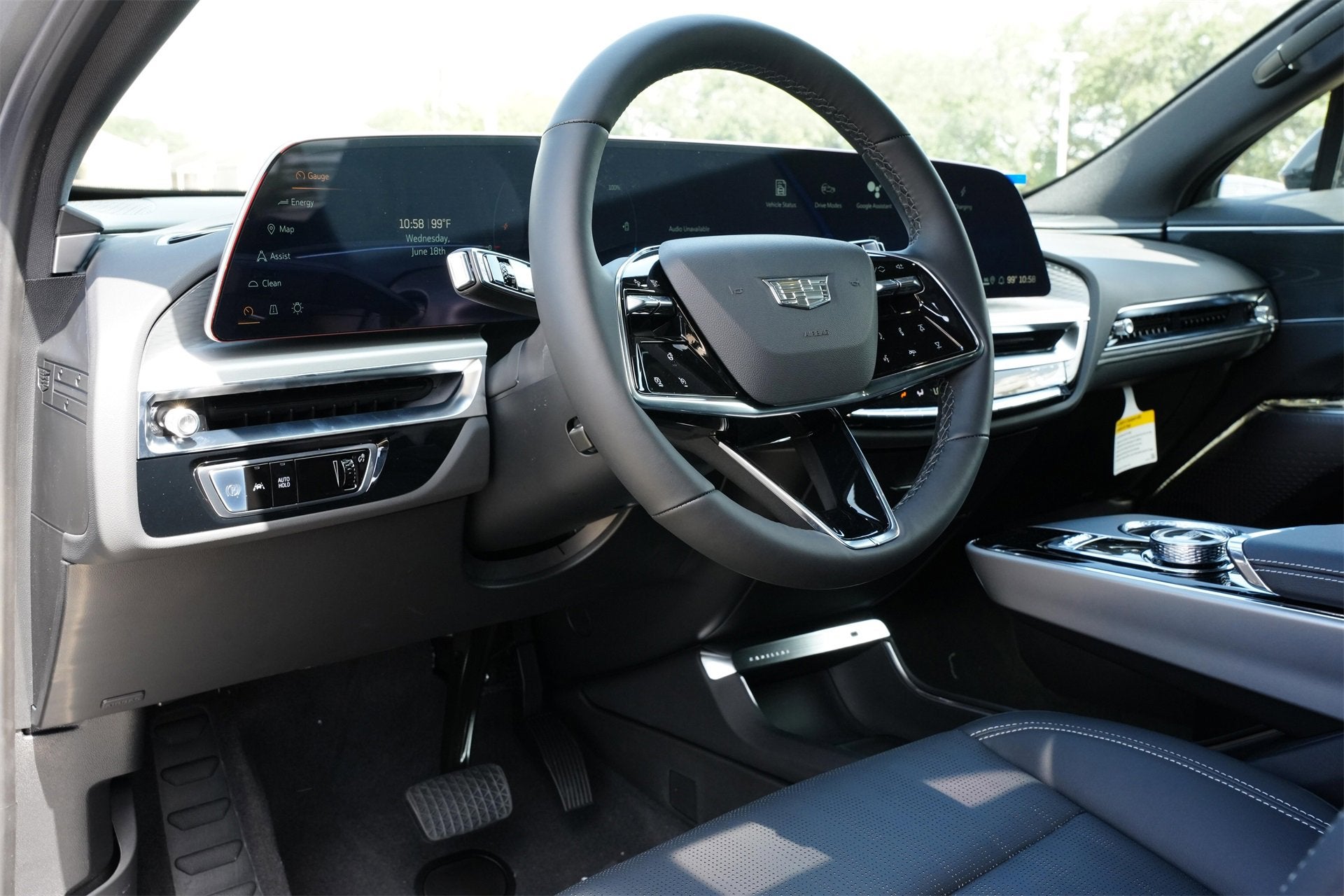 2025 Cadillac LYRIQ Luxury 1