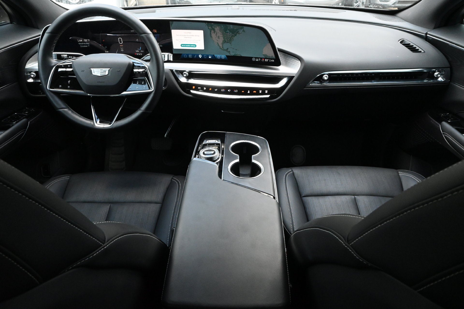 2025 Cadillac LYRIQ Luxury 1