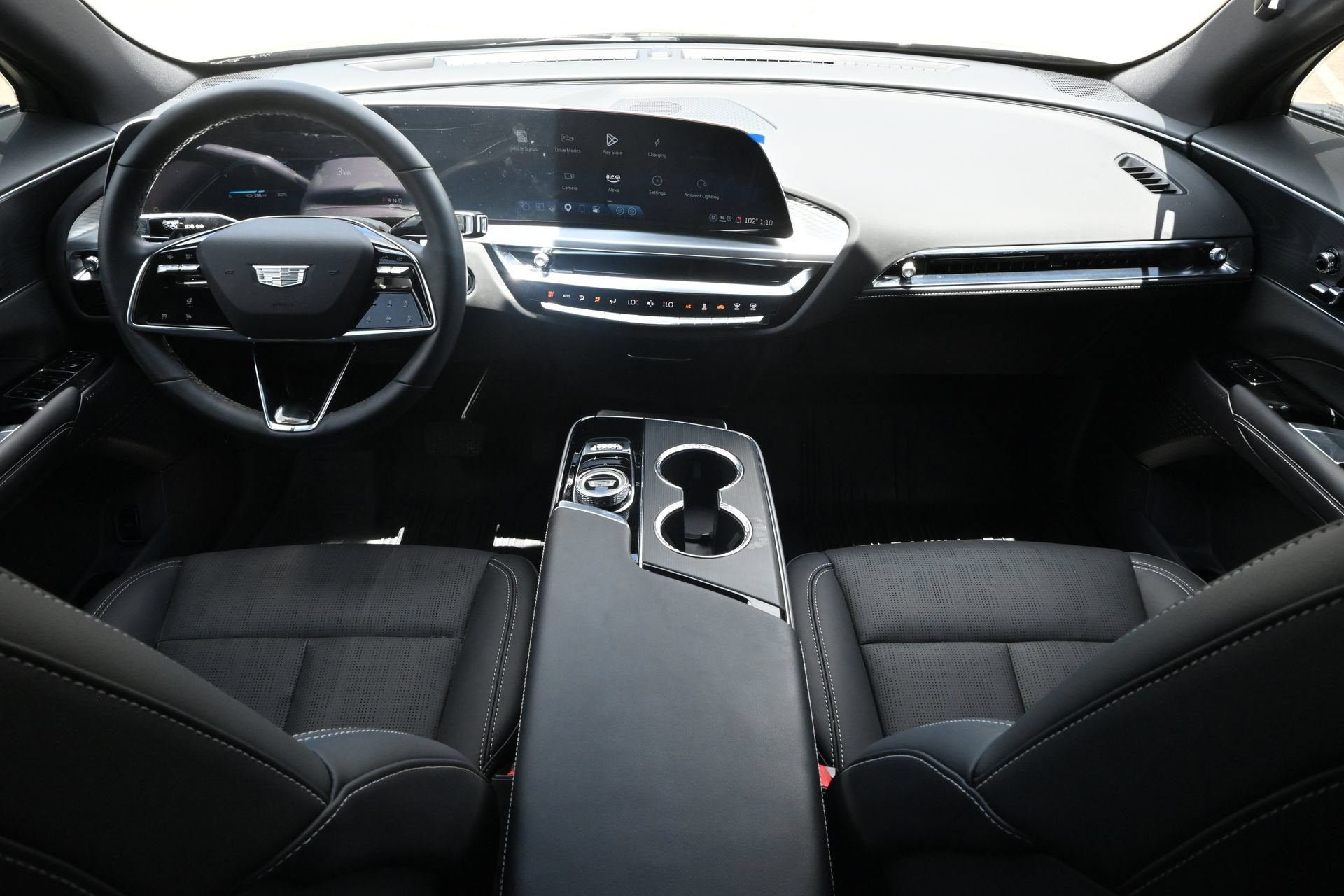2025 Cadillac LYRIQ Luxury 1
