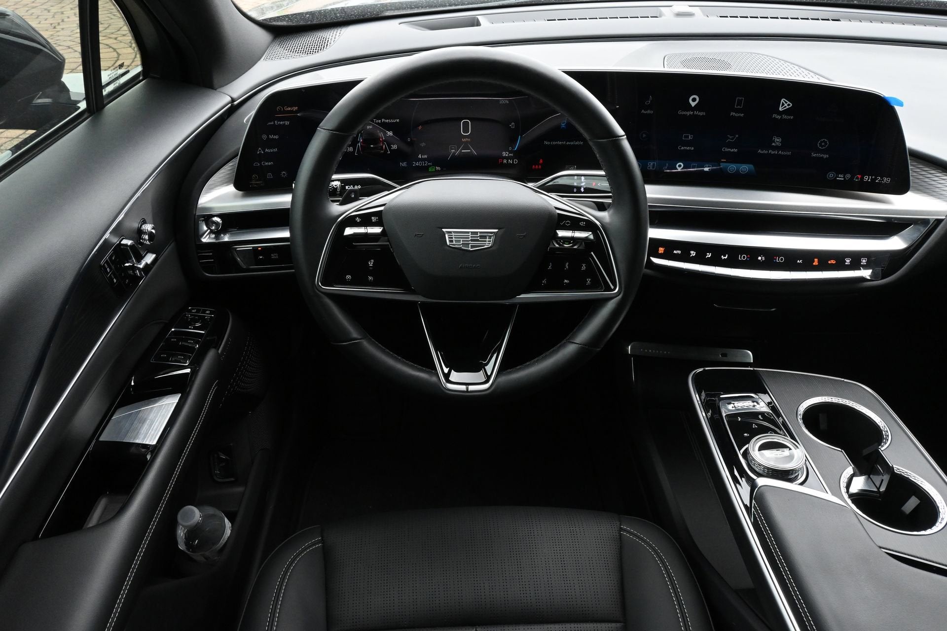 2024 Cadillac LYRIQ Luxury 1