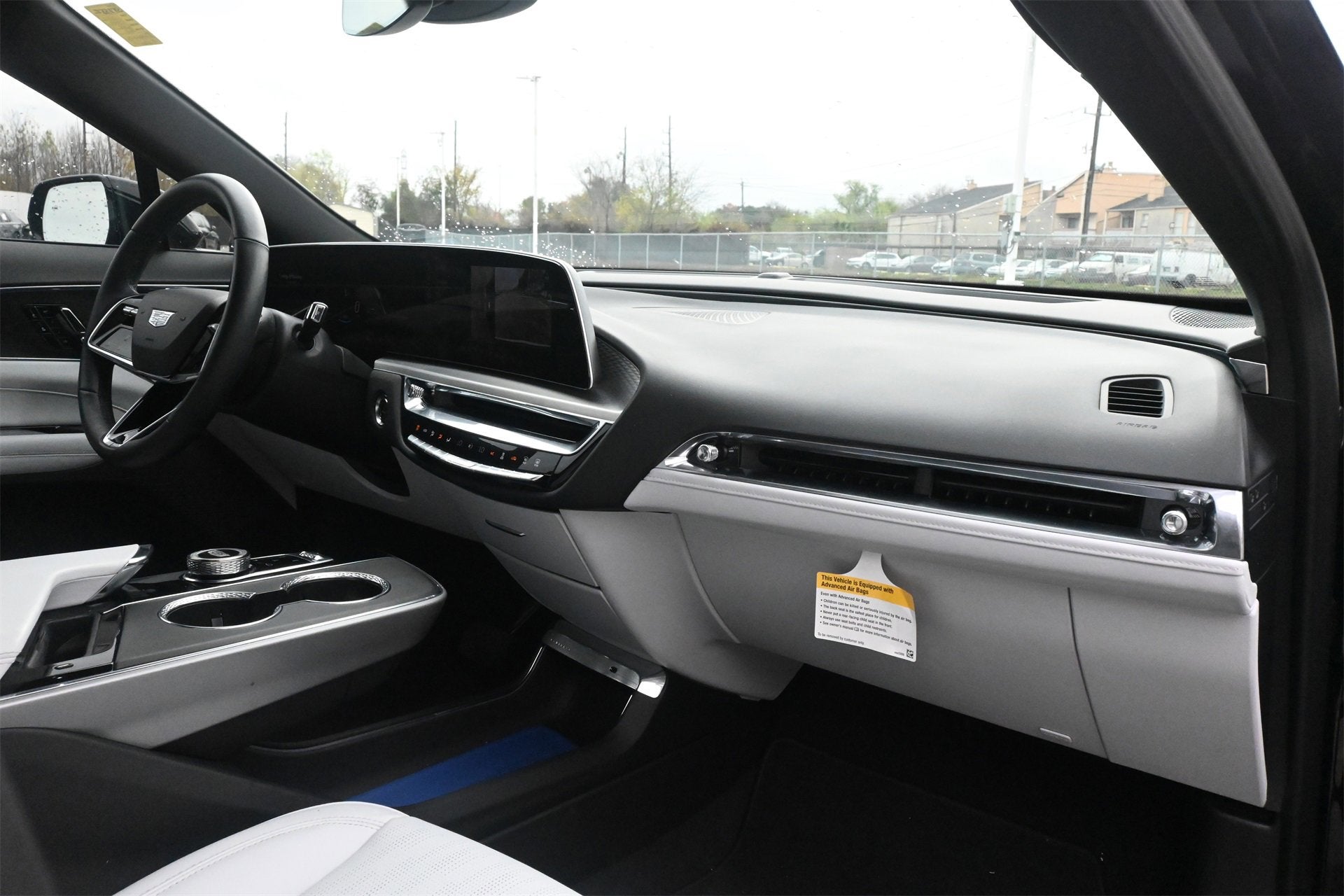 2024 Cadillac LYRIQ Luxury 1