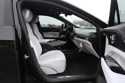 2024 Cadillac LYRIQ Luxury 1