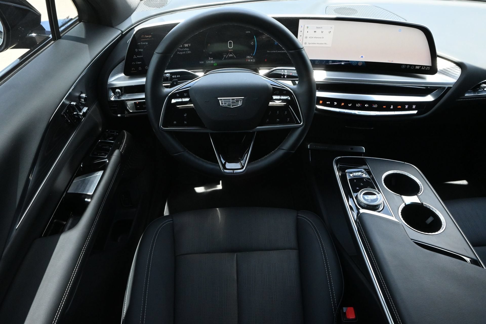 2024 Cadillac LYRIQ Luxury 1