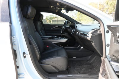 2024 Cadillac LYRIQ Luxury 1