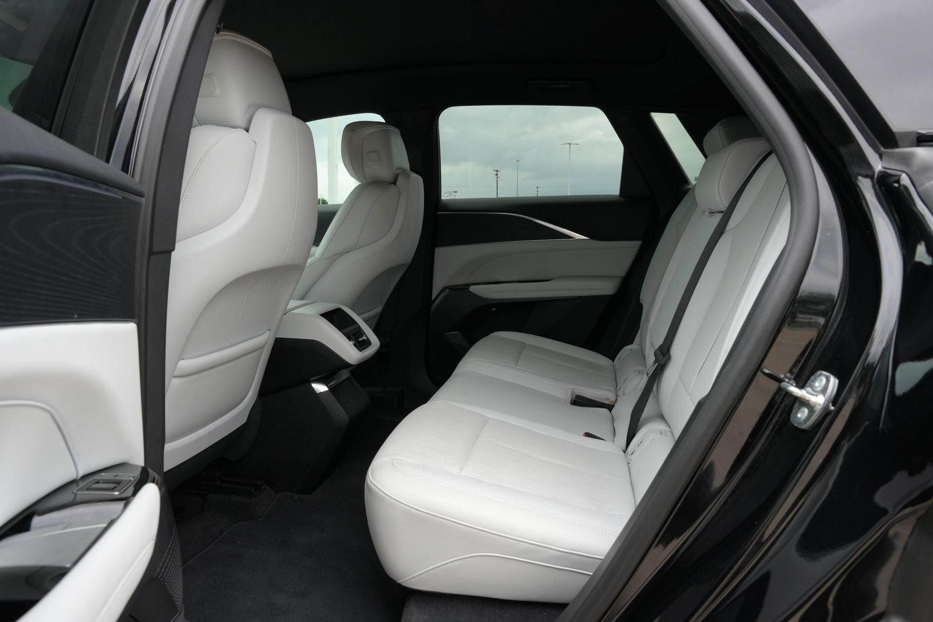 2024 Cadillac LYRIQ Luxury 1