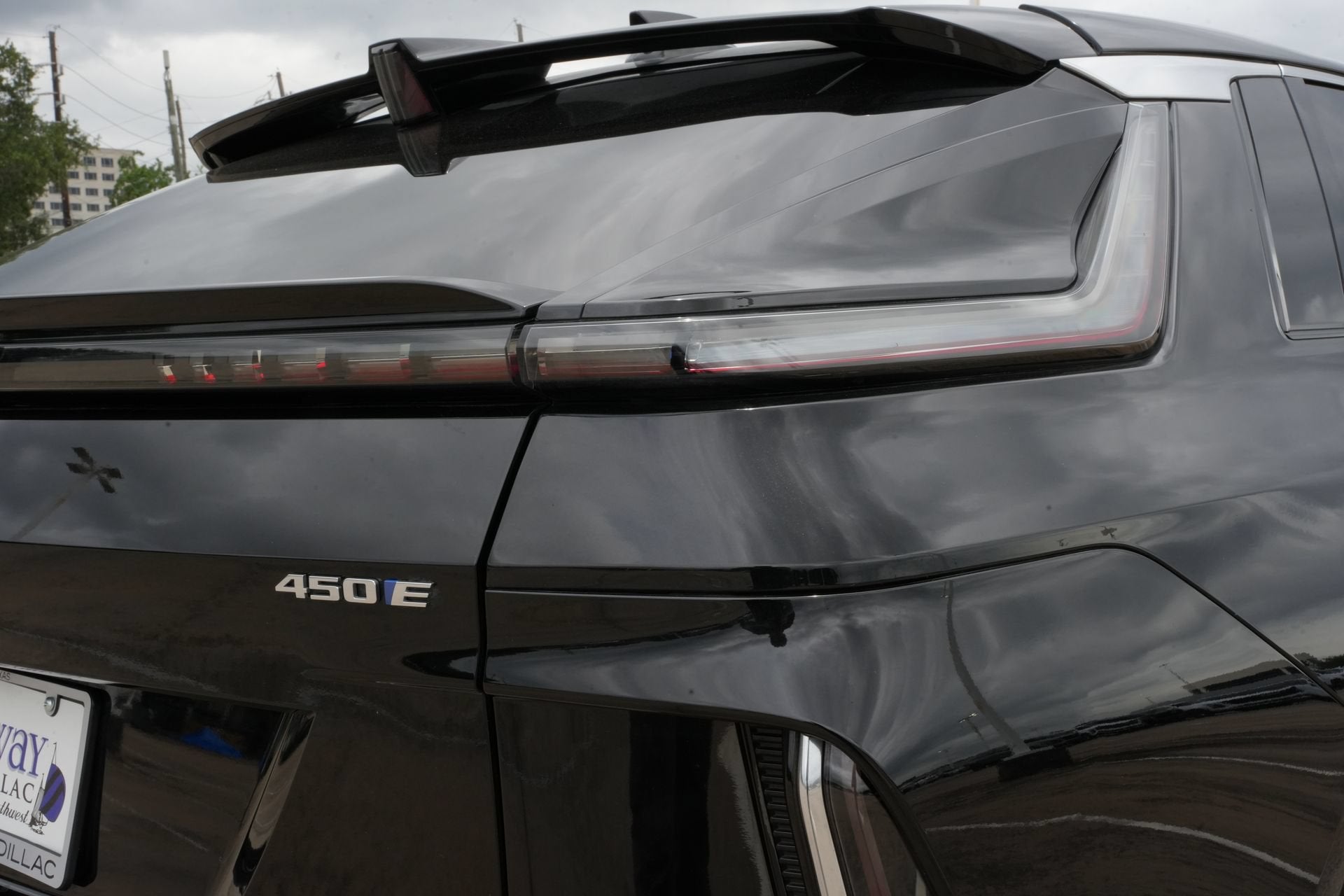 2024 Cadillac LYRIQ Luxury 1