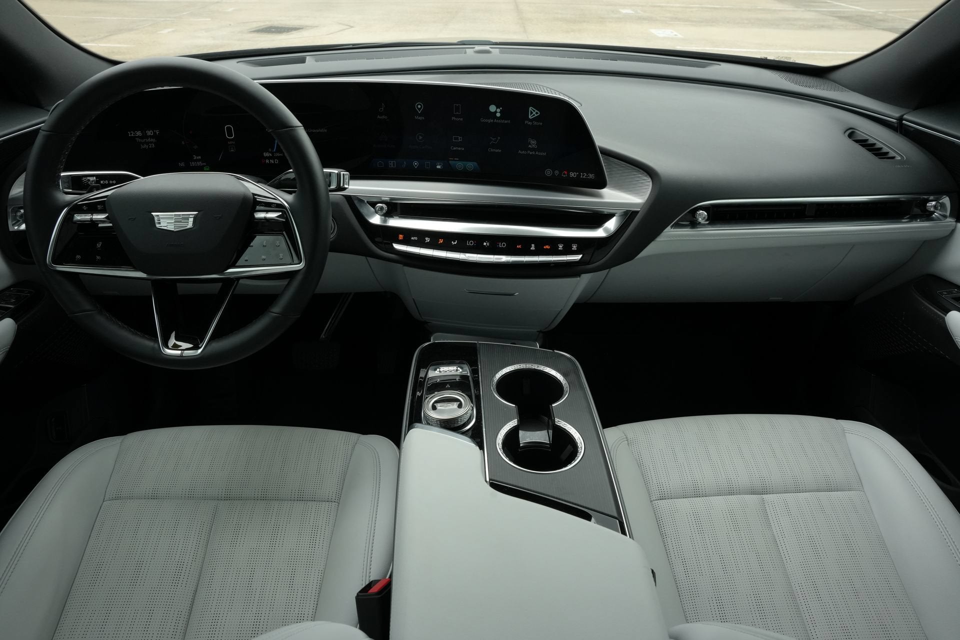 2024 Cadillac LYRIQ Luxury 1