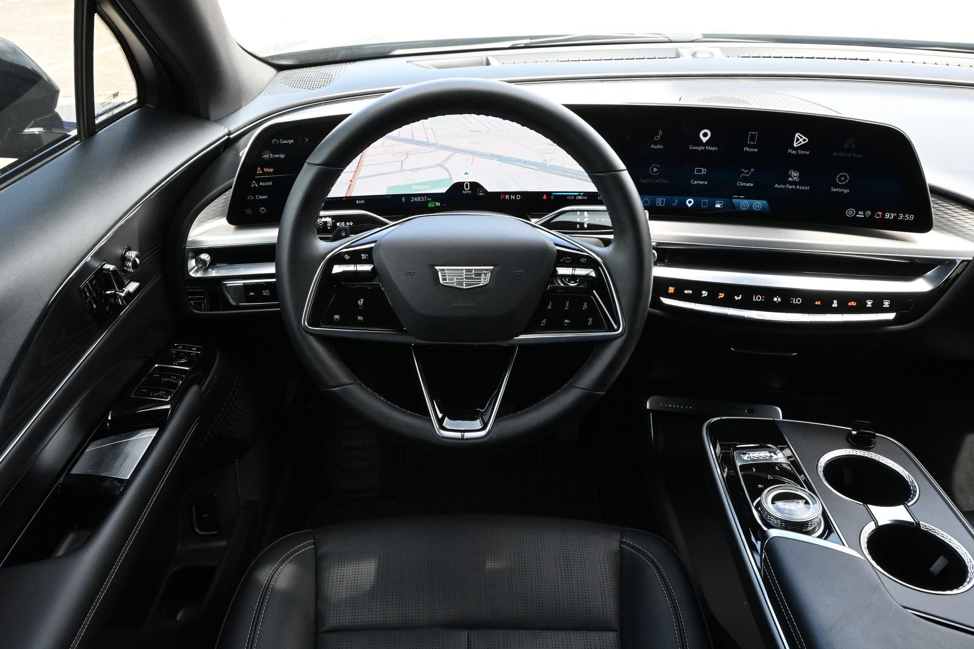 2024 Cadillac LYRIQ Luxury 1