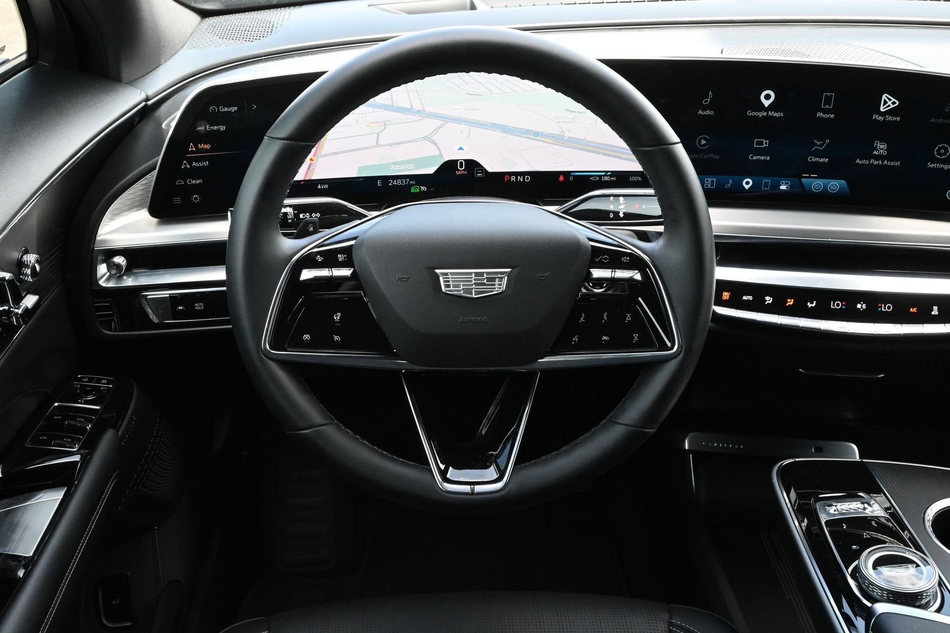 2024 Cadillac LYRIQ Luxury 1