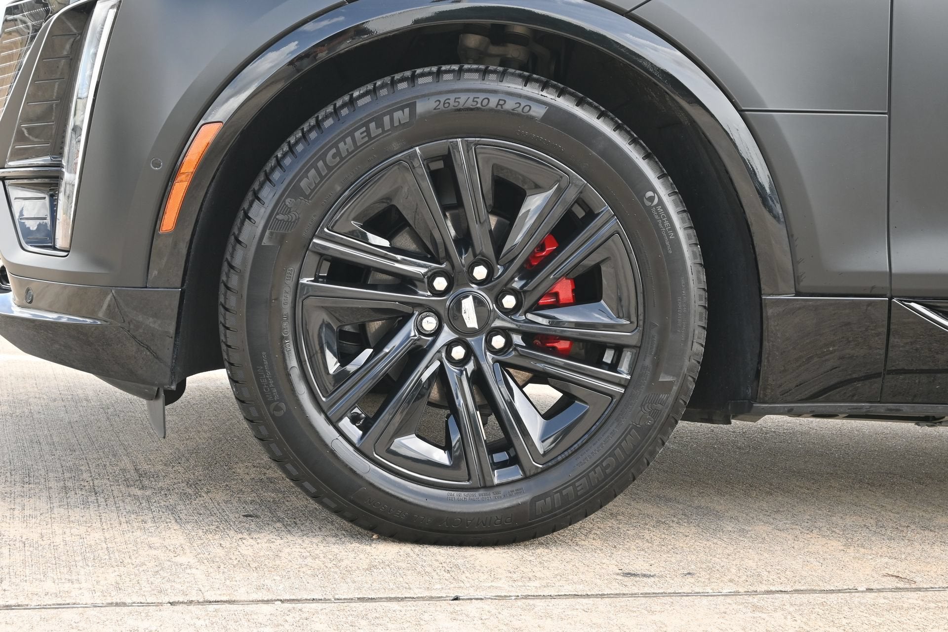 2024 Cadillac LYRIQ Luxury 1