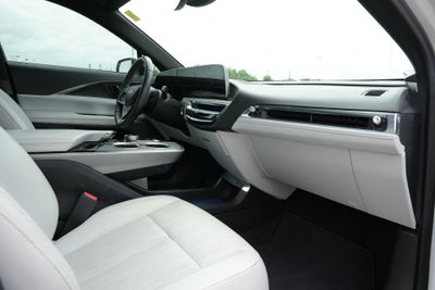 2024 Cadillac LYRIQ Luxury 1