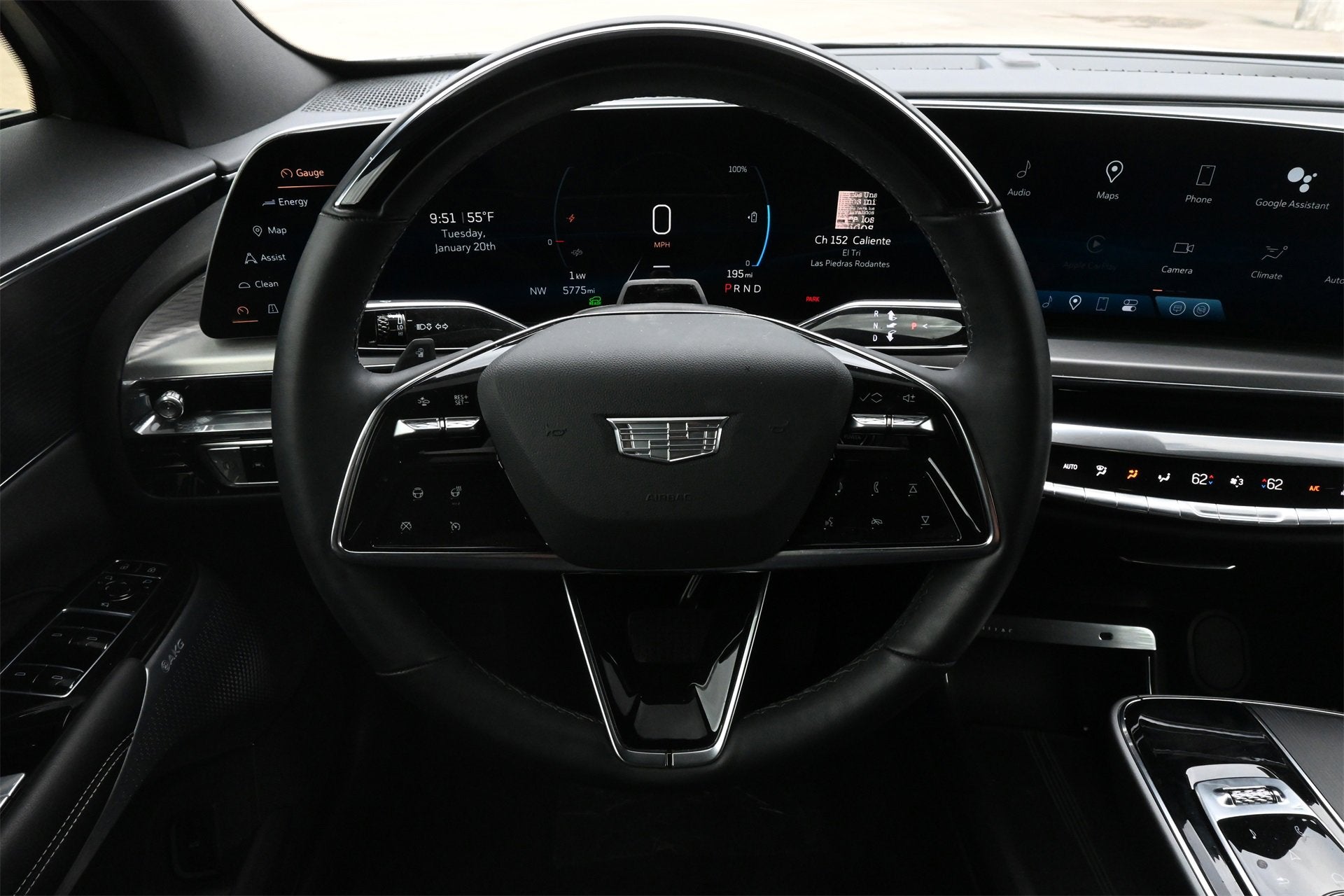 2024 Cadillac LYRIQ Luxury 2