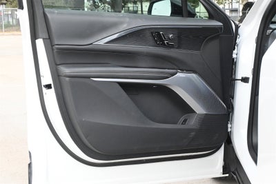 2024 Cadillac LYRIQ Luxury 2