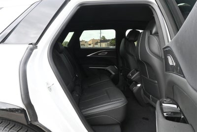 2024 Cadillac LYRIQ Luxury 2