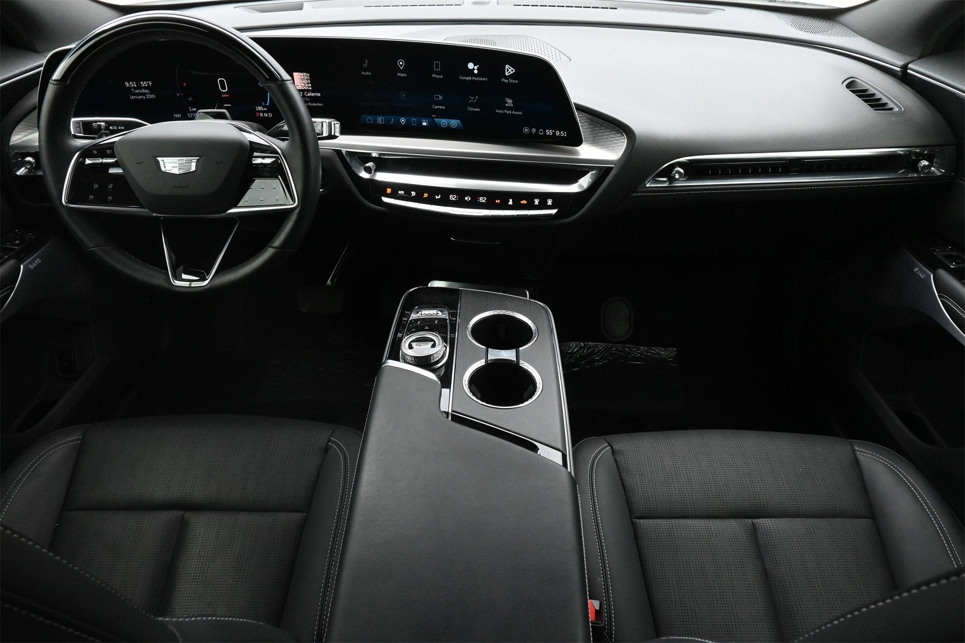 2024 Cadillac LYRIQ Luxury 2