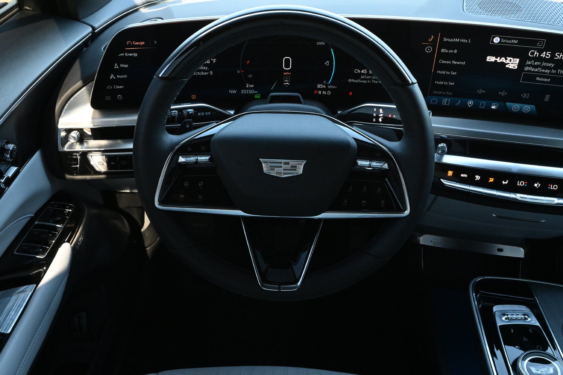 2025 Cadillac LYRIQ Luxury 2