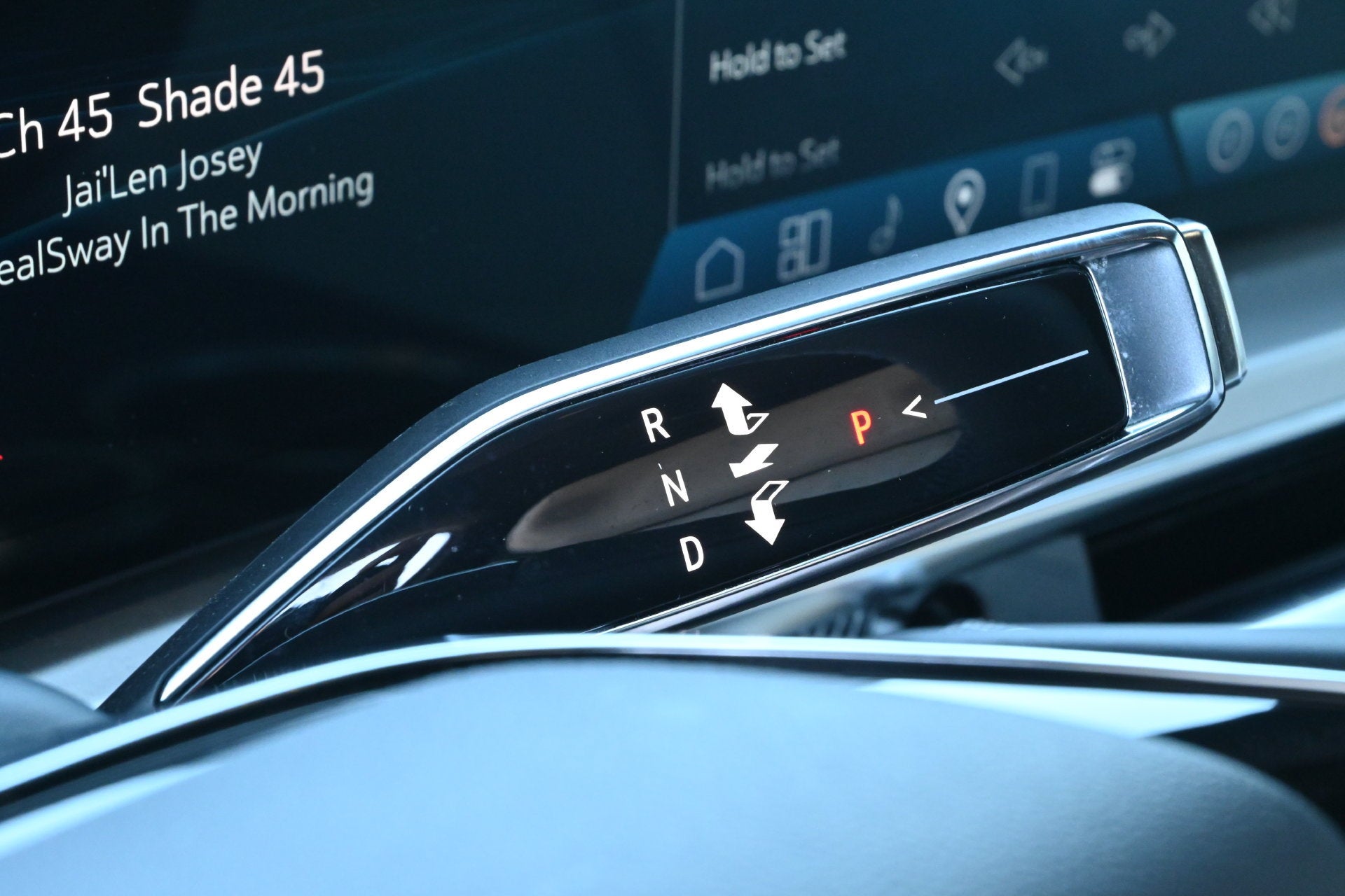2025 Cadillac LYRIQ Luxury 2