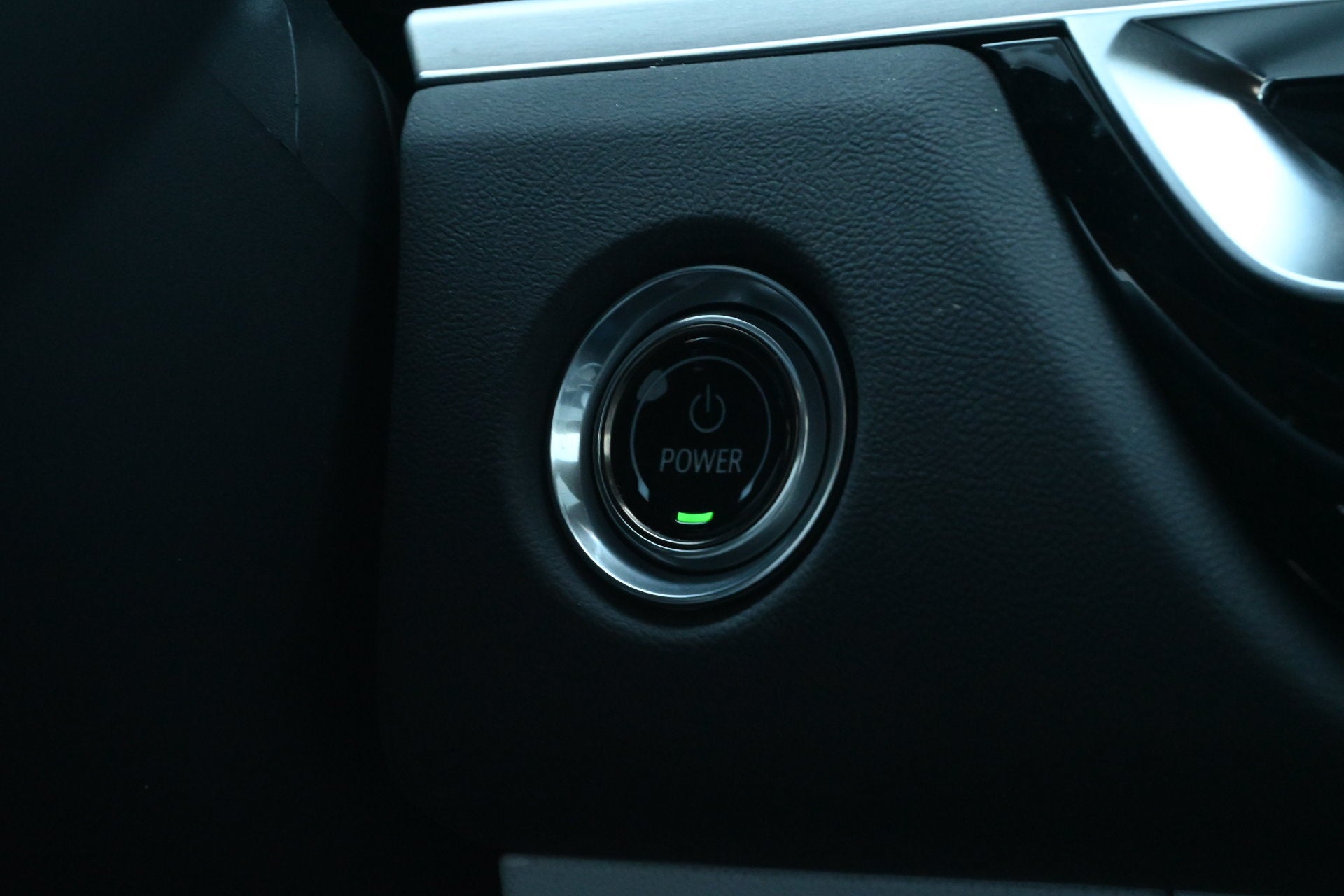 2025 Cadillac LYRIQ Luxury 2