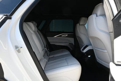 2025 Cadillac LYRIQ Luxury 2