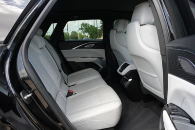 2024 Cadillac LYRIQ Luxury 2