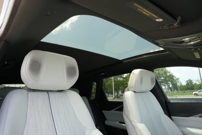 2024 Cadillac LYRIQ Luxury 2