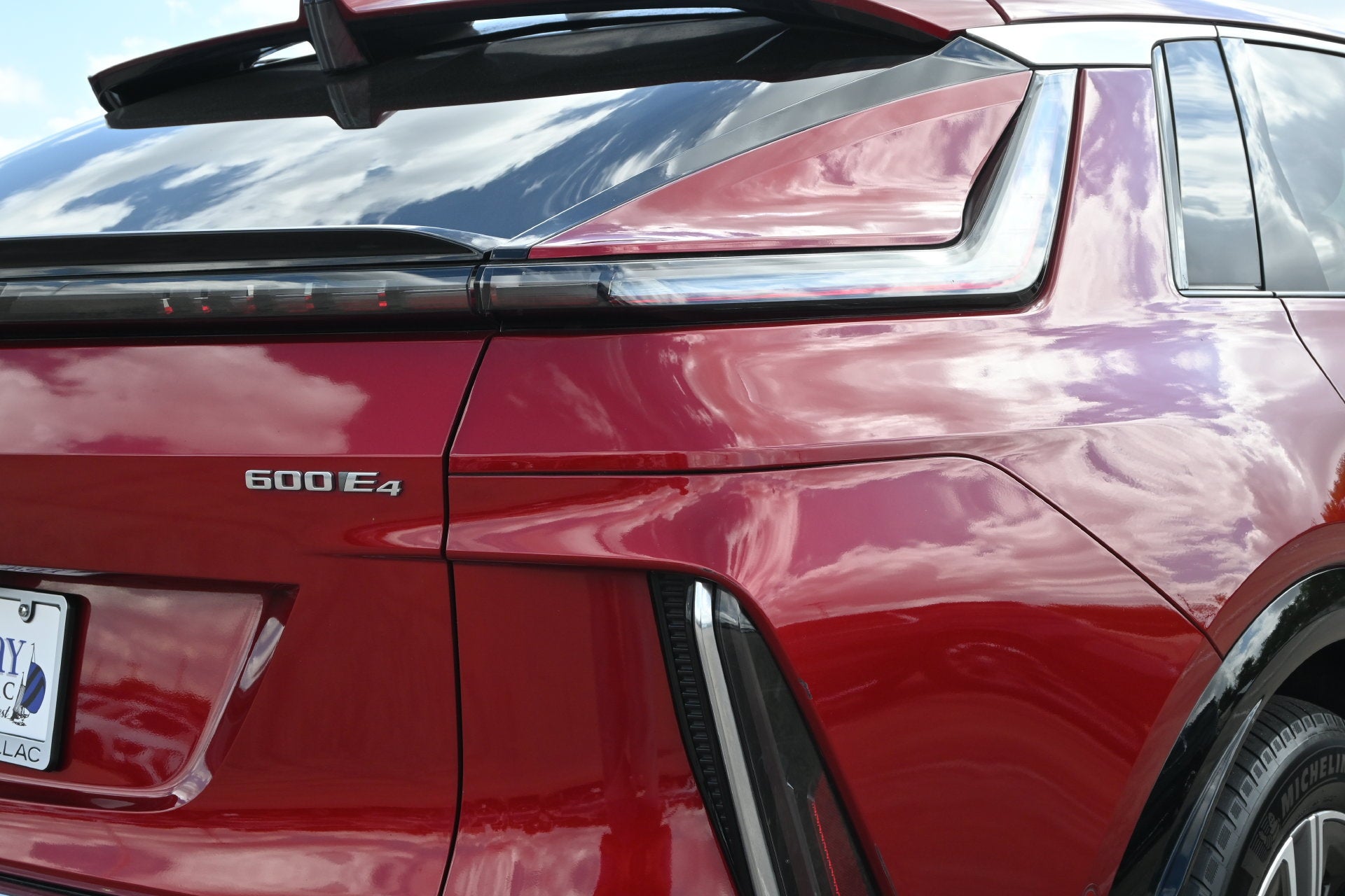 2024 Cadillac LYRIQ Luxury 2