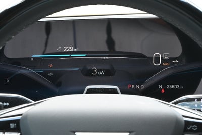 2024 Cadillac LYRIQ Luxury 2