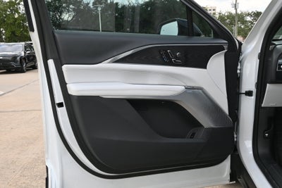 2024 Cadillac LYRIQ Luxury 2