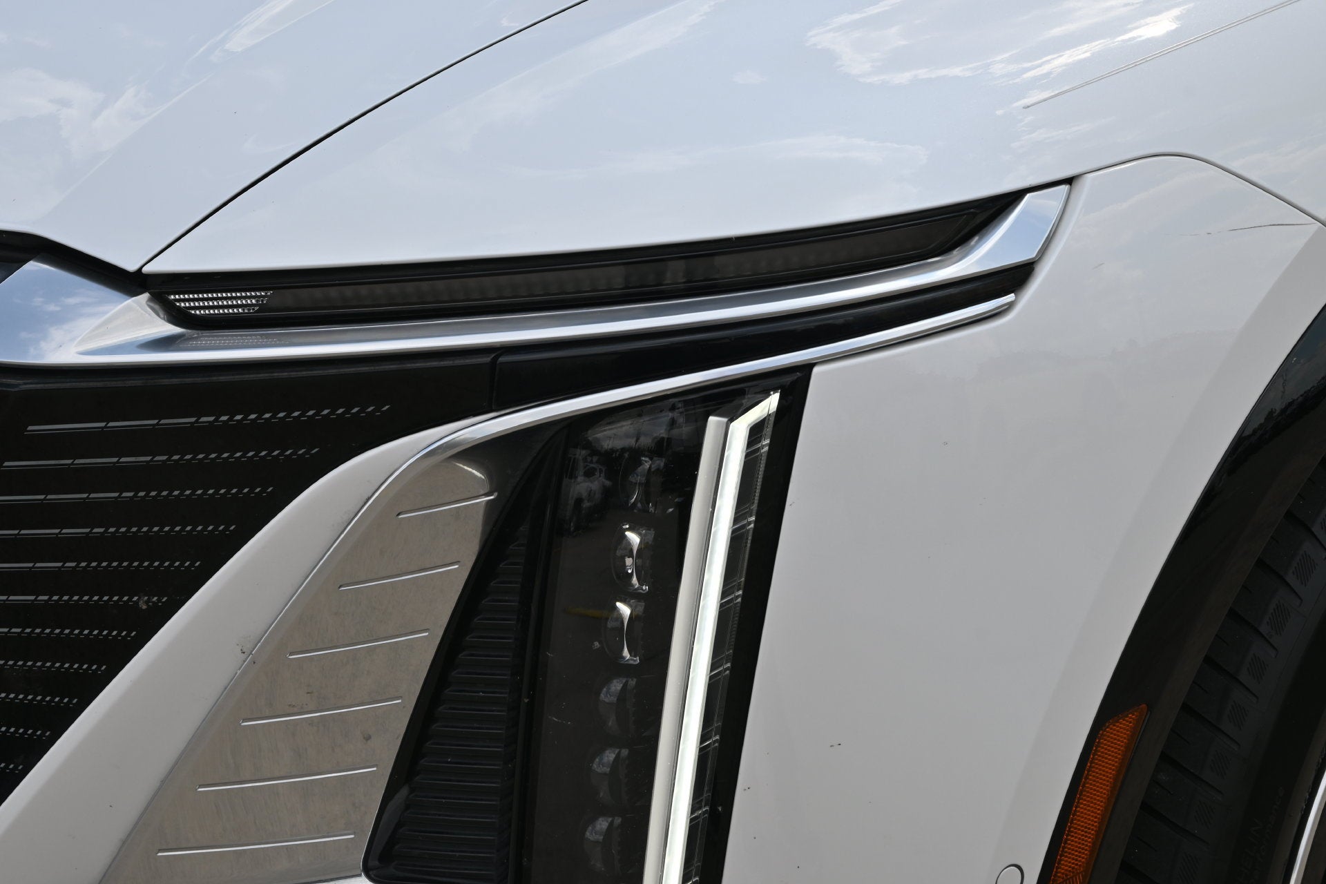 2024 Cadillac LYRIQ Luxury 2