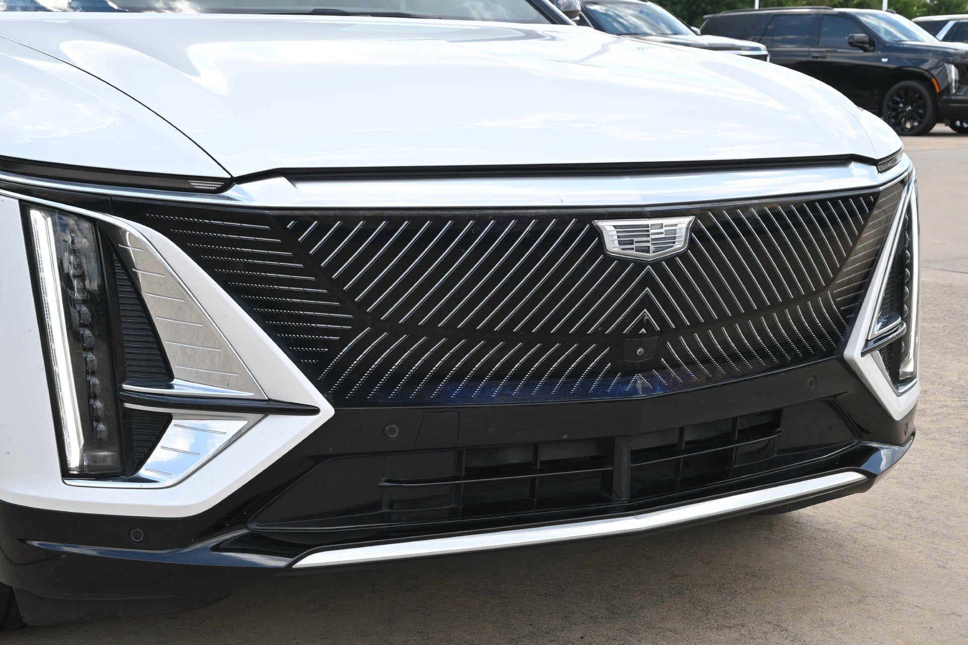 2024 Cadillac LYRIQ Luxury 2