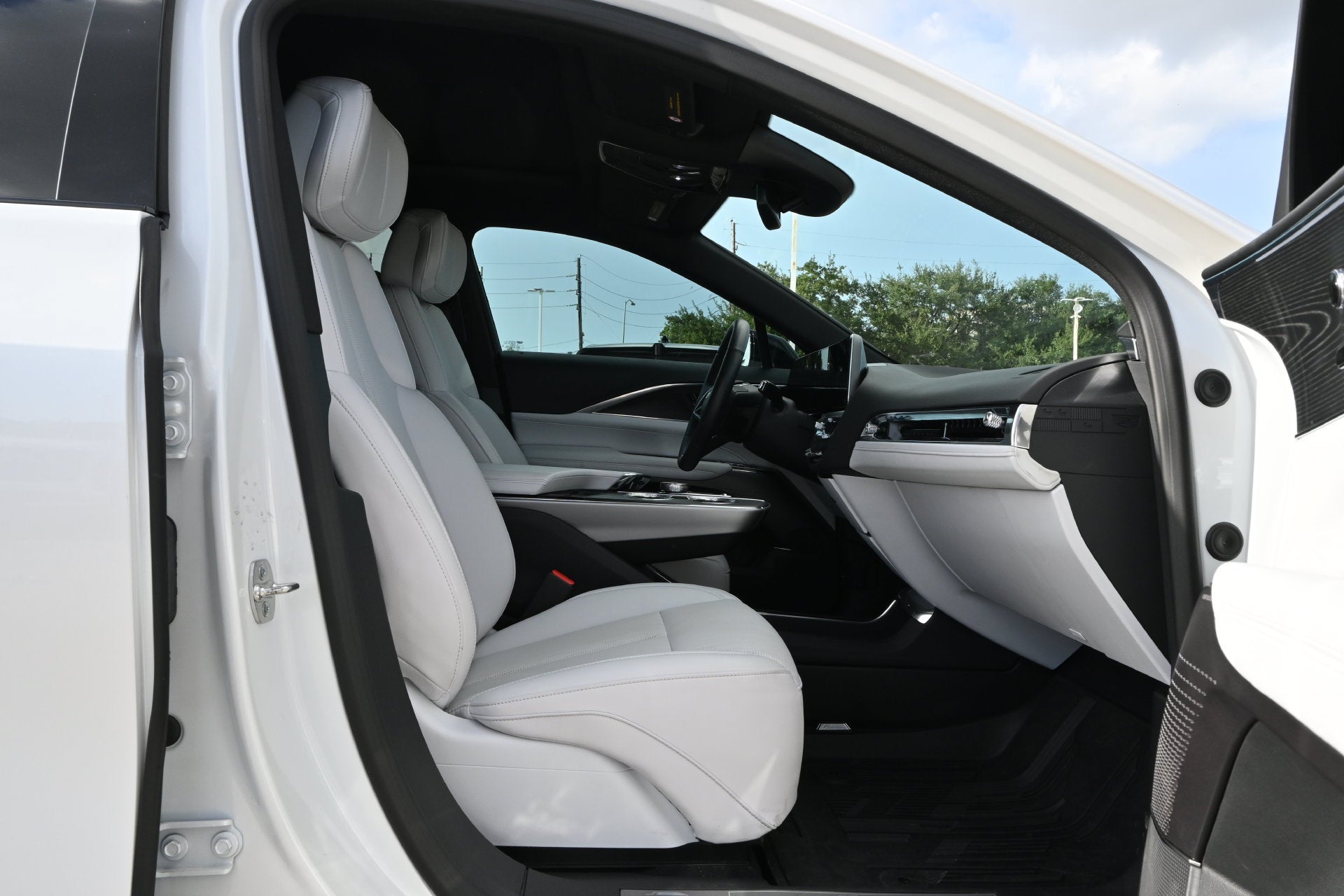 2024 Cadillac LYRIQ Sport 1