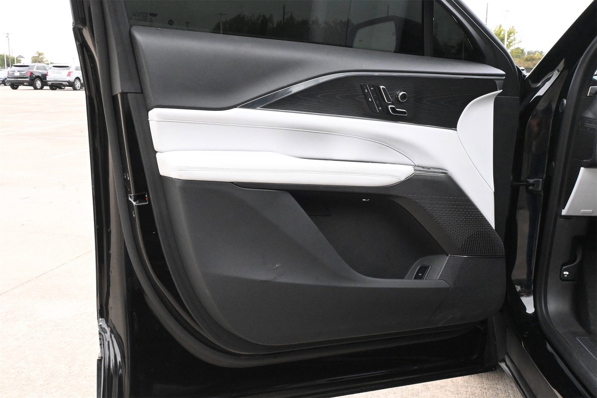 2024 Cadillac LYRIQ Sport 1