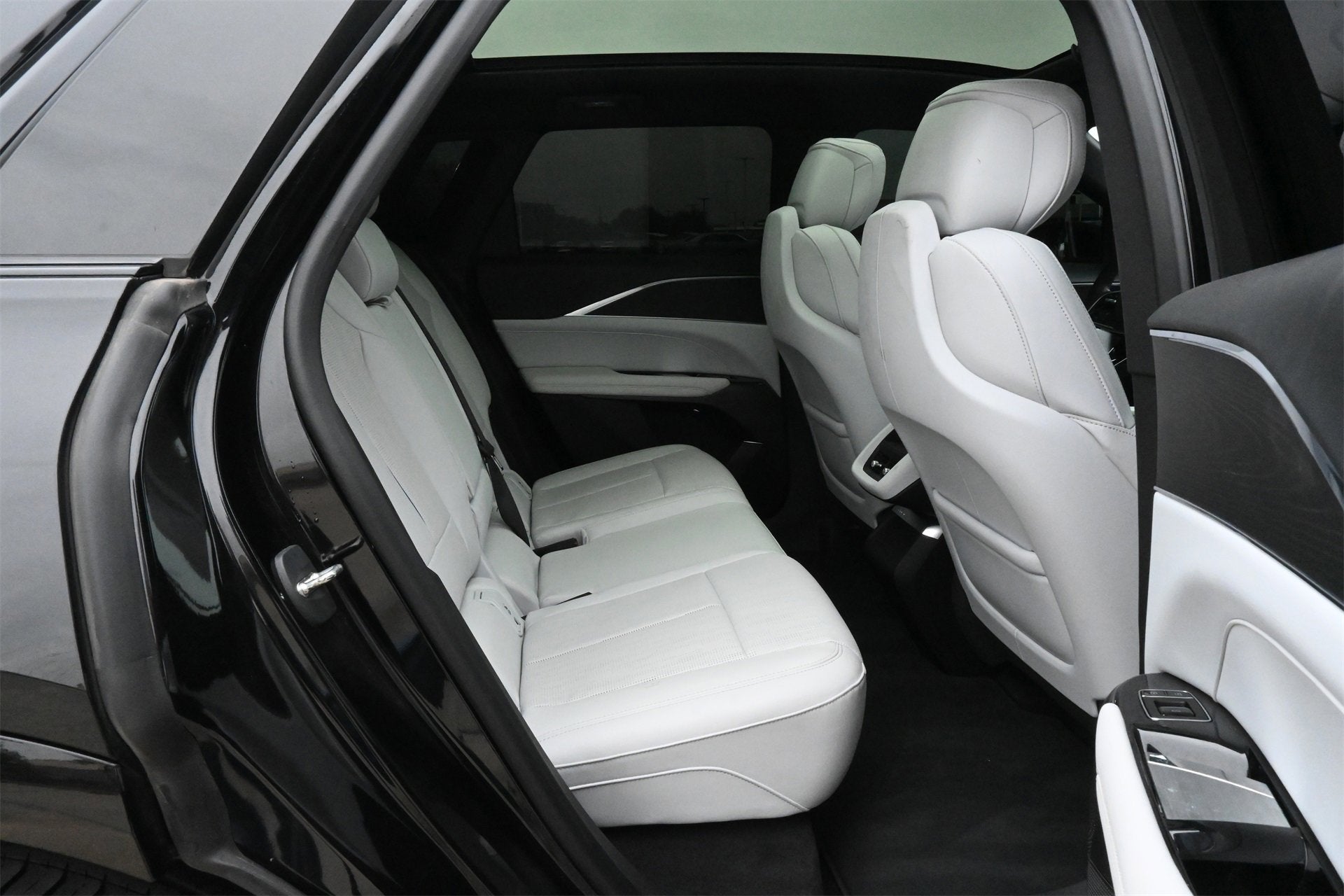 2024 Cadillac LYRIQ Sport 1