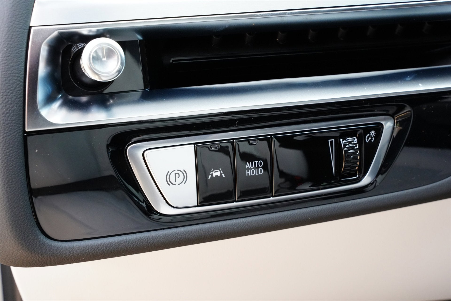 2025 Cadillac LYRIQ Sport 1