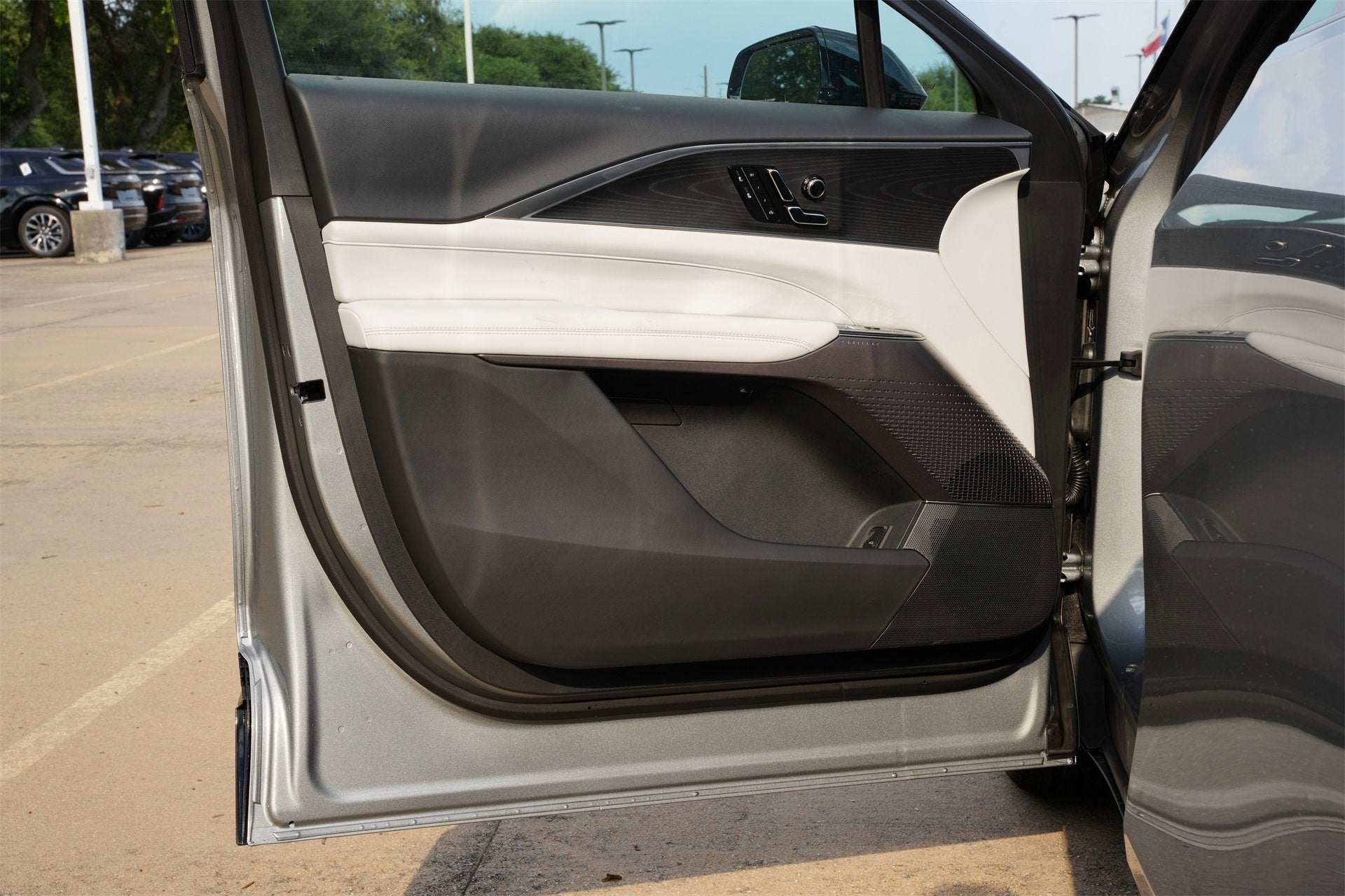 2025 Cadillac LYRIQ Sport 1