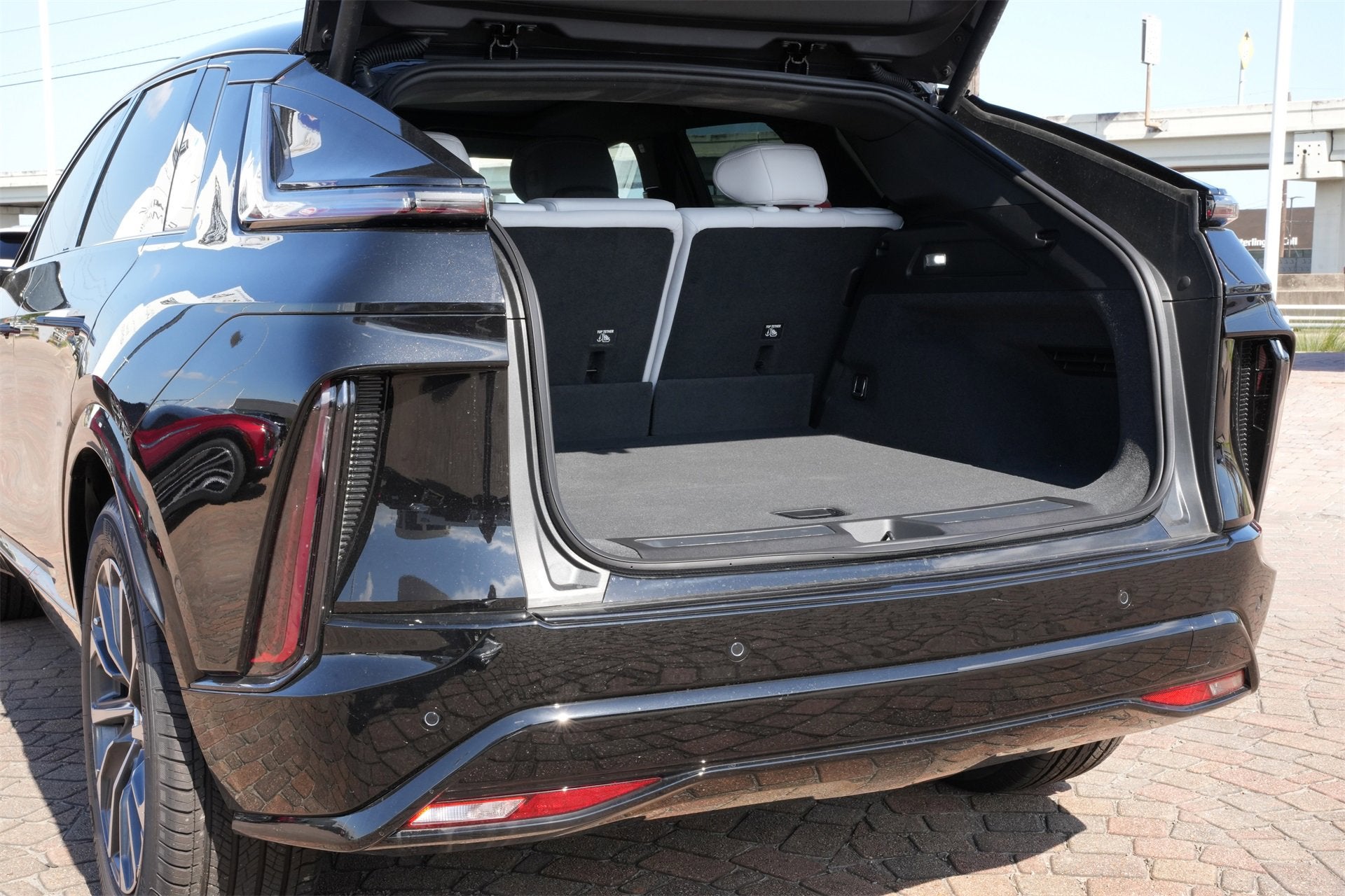 2025 Cadillac LYRIQ Sport 1