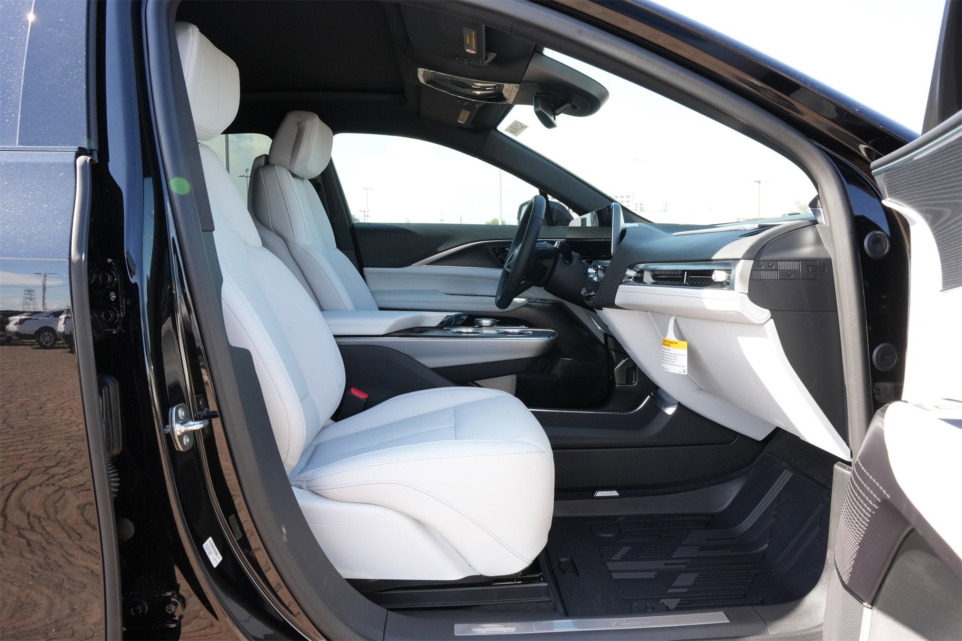 2025 Cadillac LYRIQ Sport 1