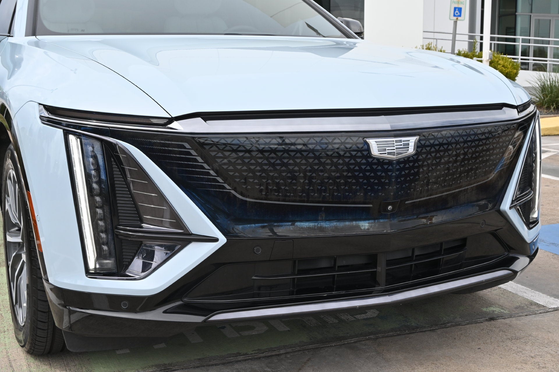 2024 Cadillac LYRIQ Sport 2