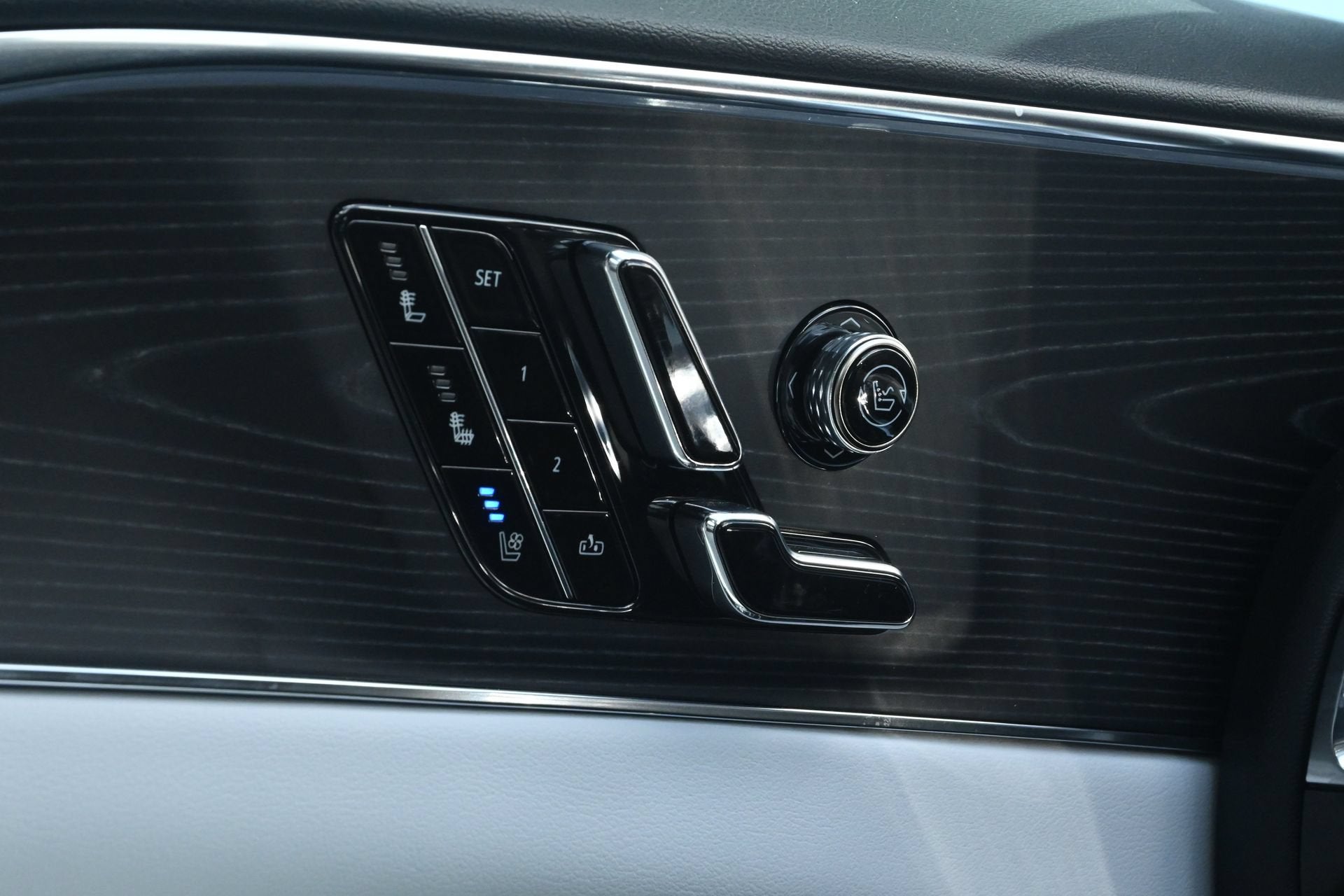 2024 Cadillac LYRIQ Sport 2