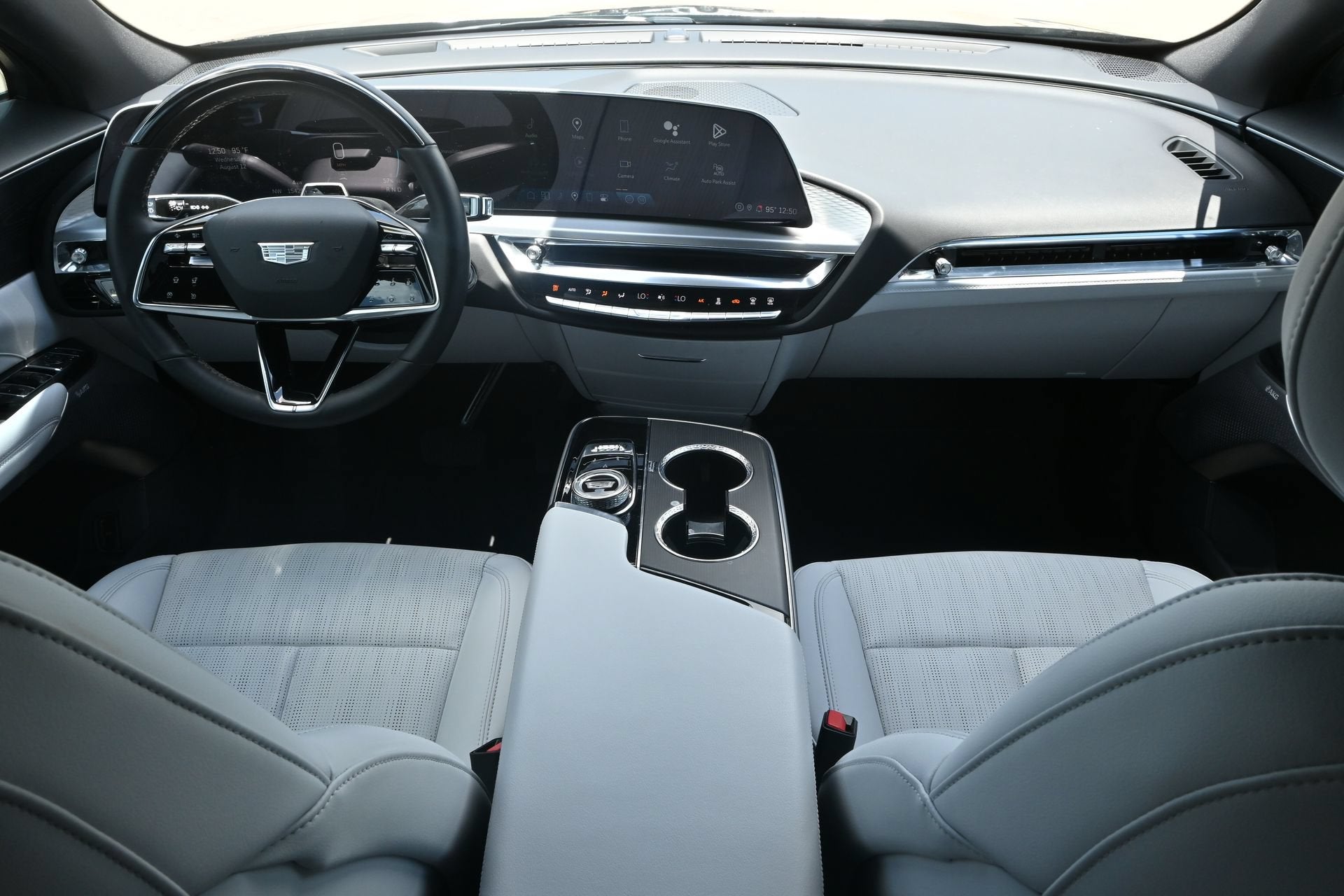 2024 Cadillac LYRIQ Sport 2