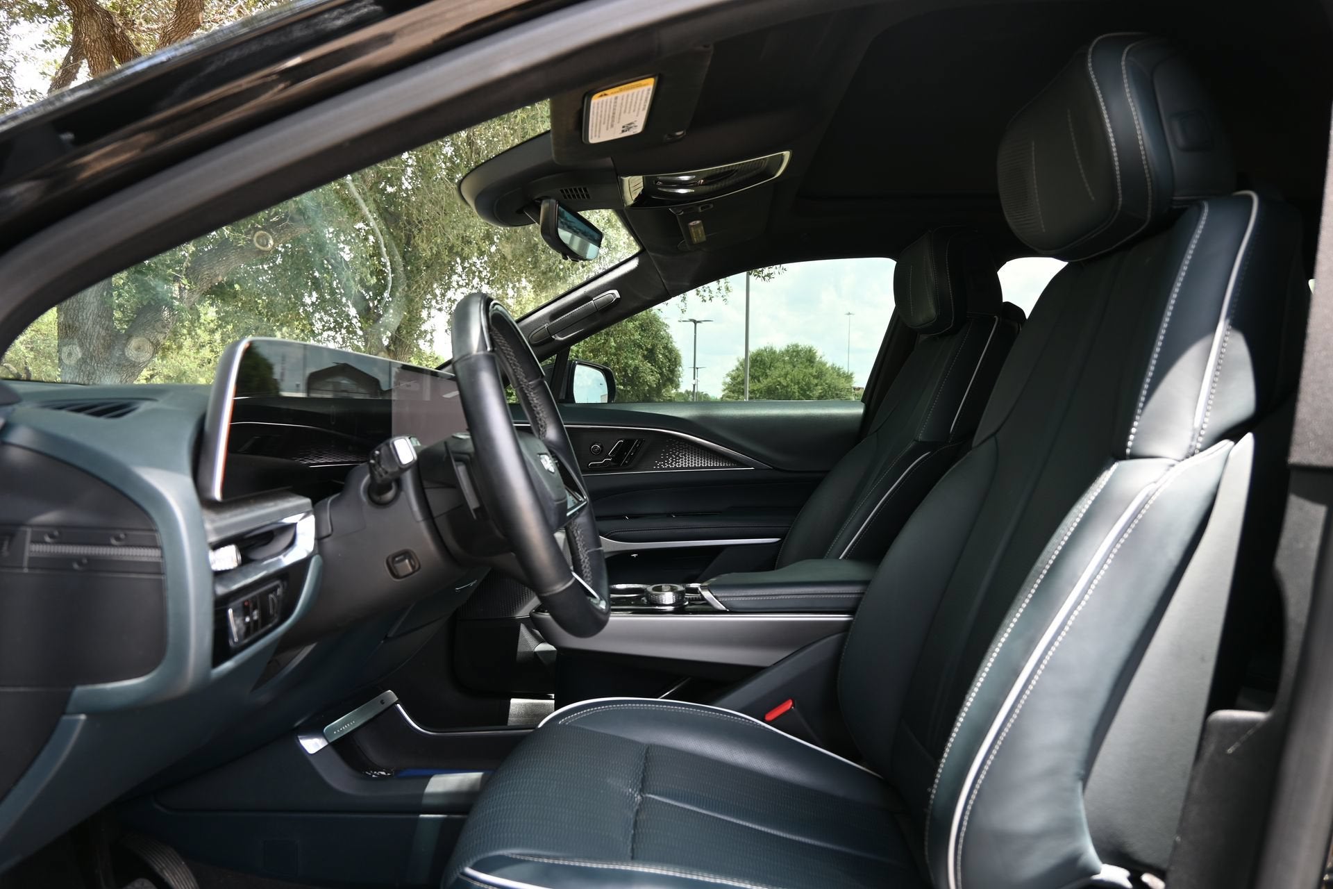 2024 Cadillac LYRIQ Sport 3
