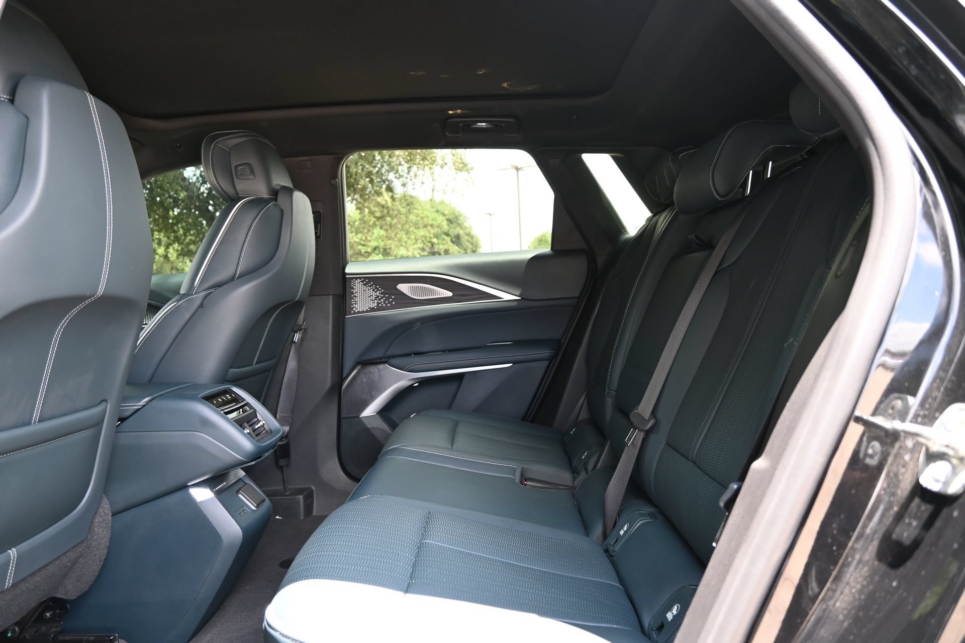 2024 Cadillac LYRIQ Sport 3